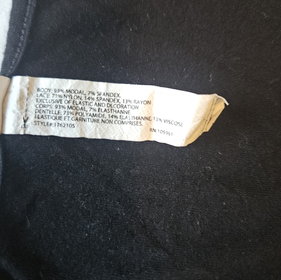 2 piece lace knit camisole with shorts. Size L - Picture 5 of 7